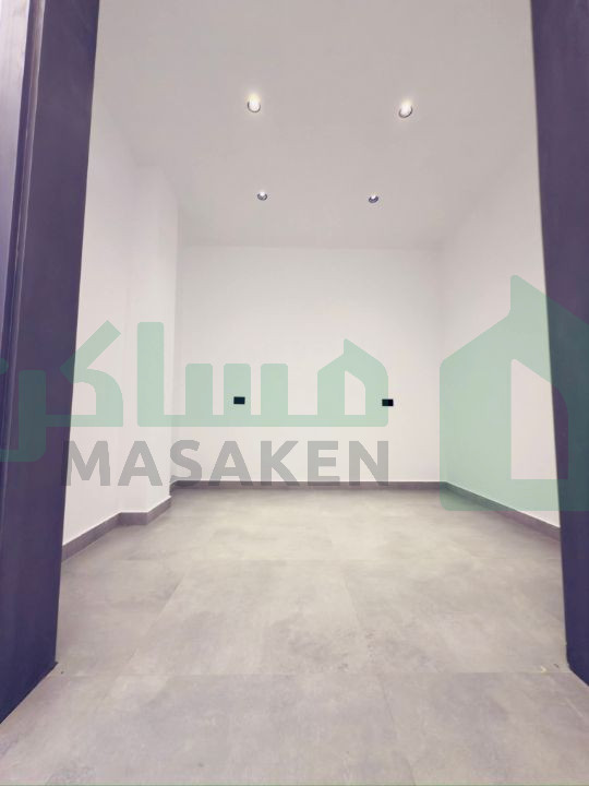 Second image of the ad