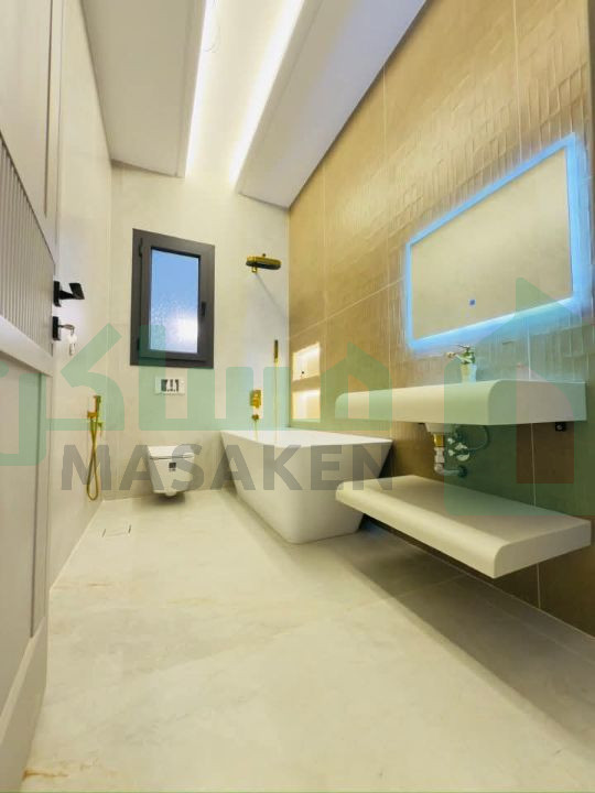 Third image of the ad