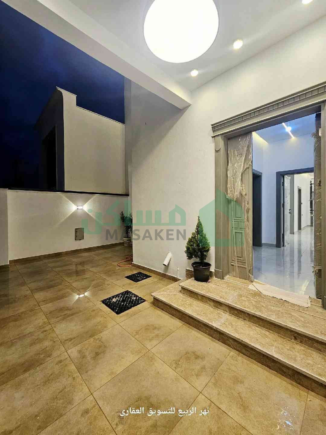 Third image of the ad