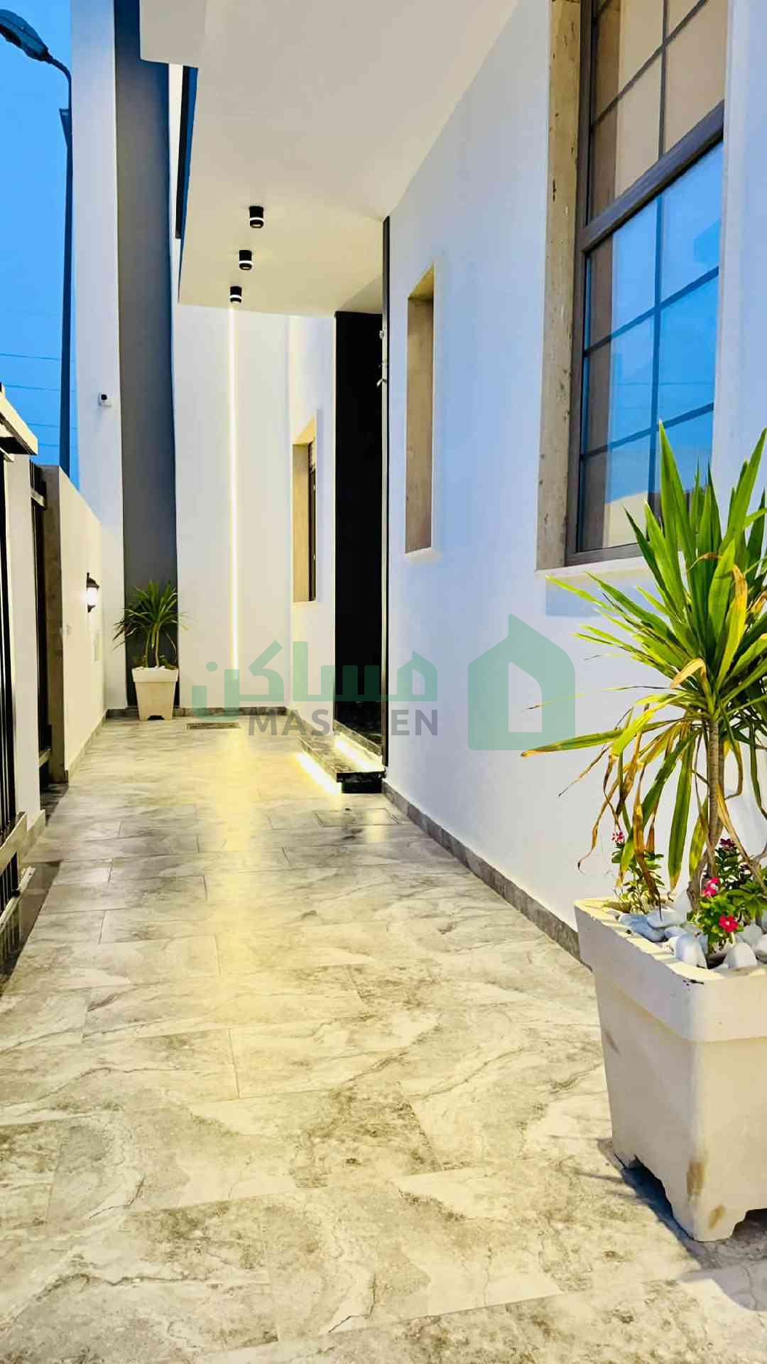 🏡 فيلاّ من طابقين وملحق بنظام مفصول
