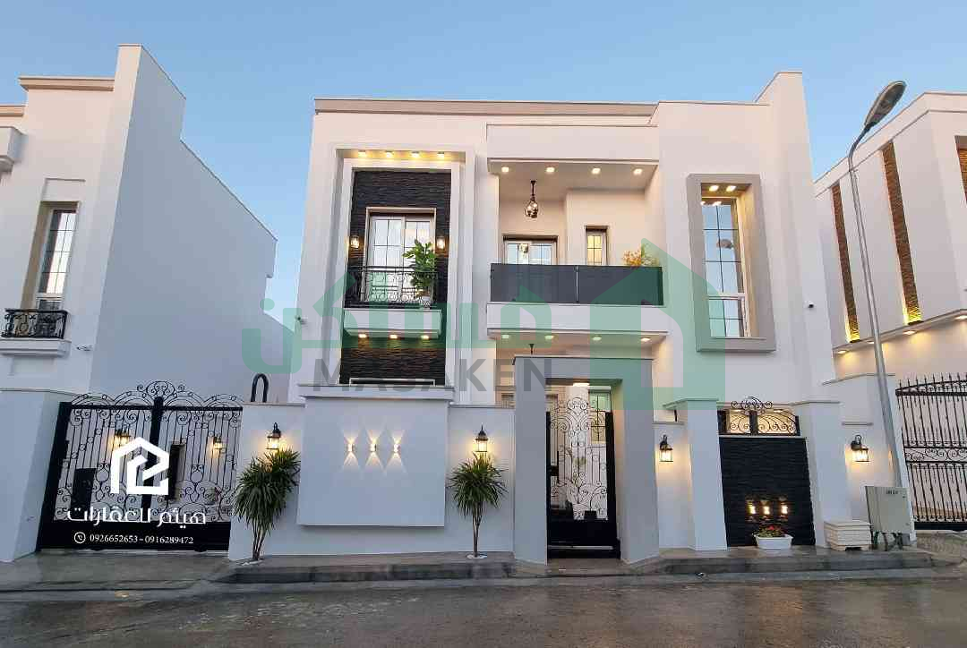 Second image of the ad