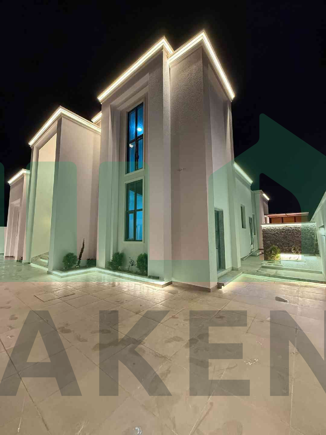 First image of the ad