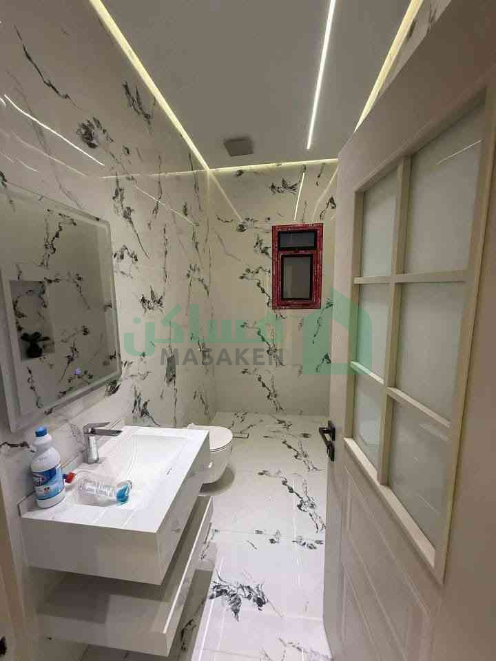 Second image of the ad