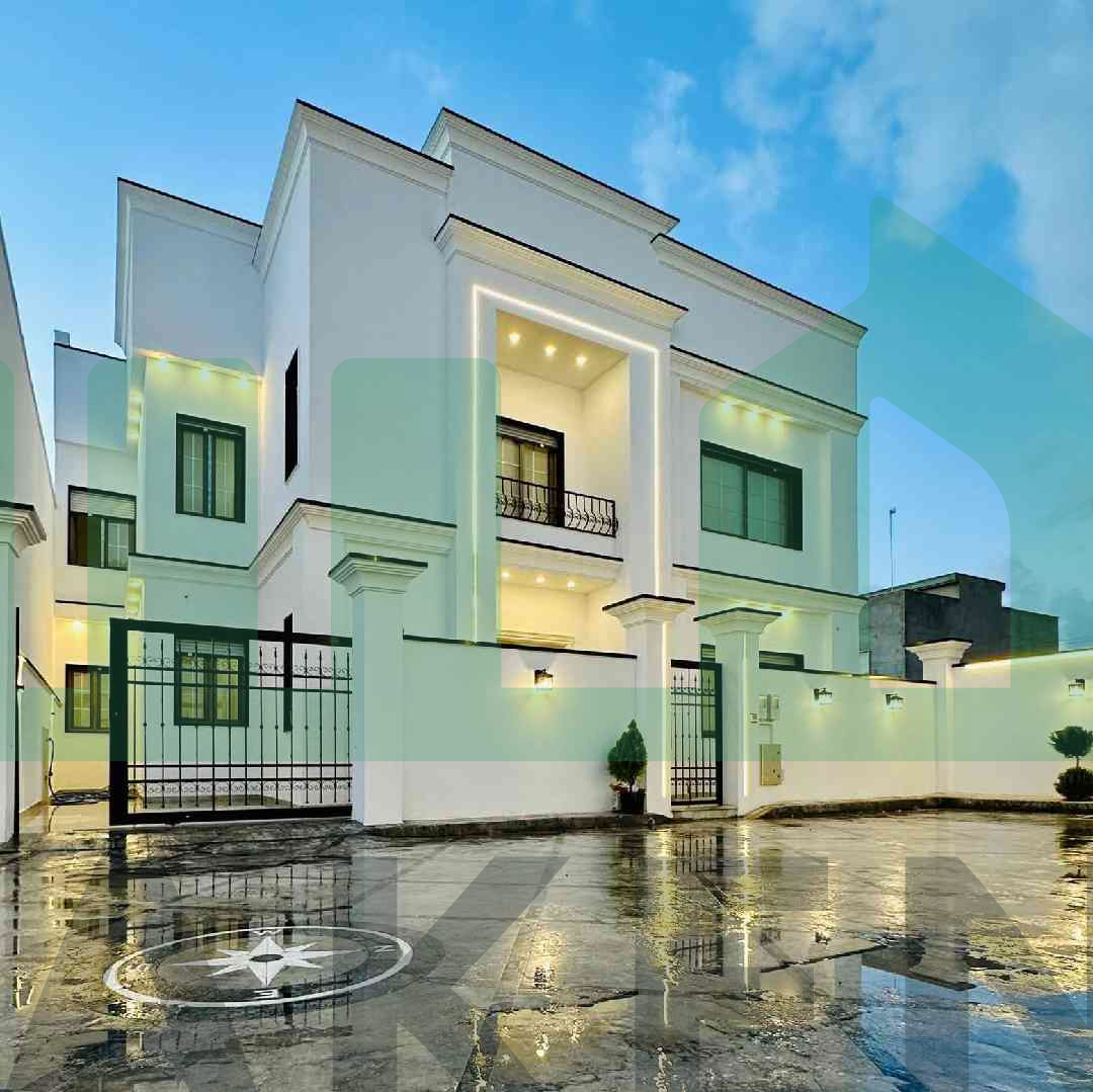 First image of the ad