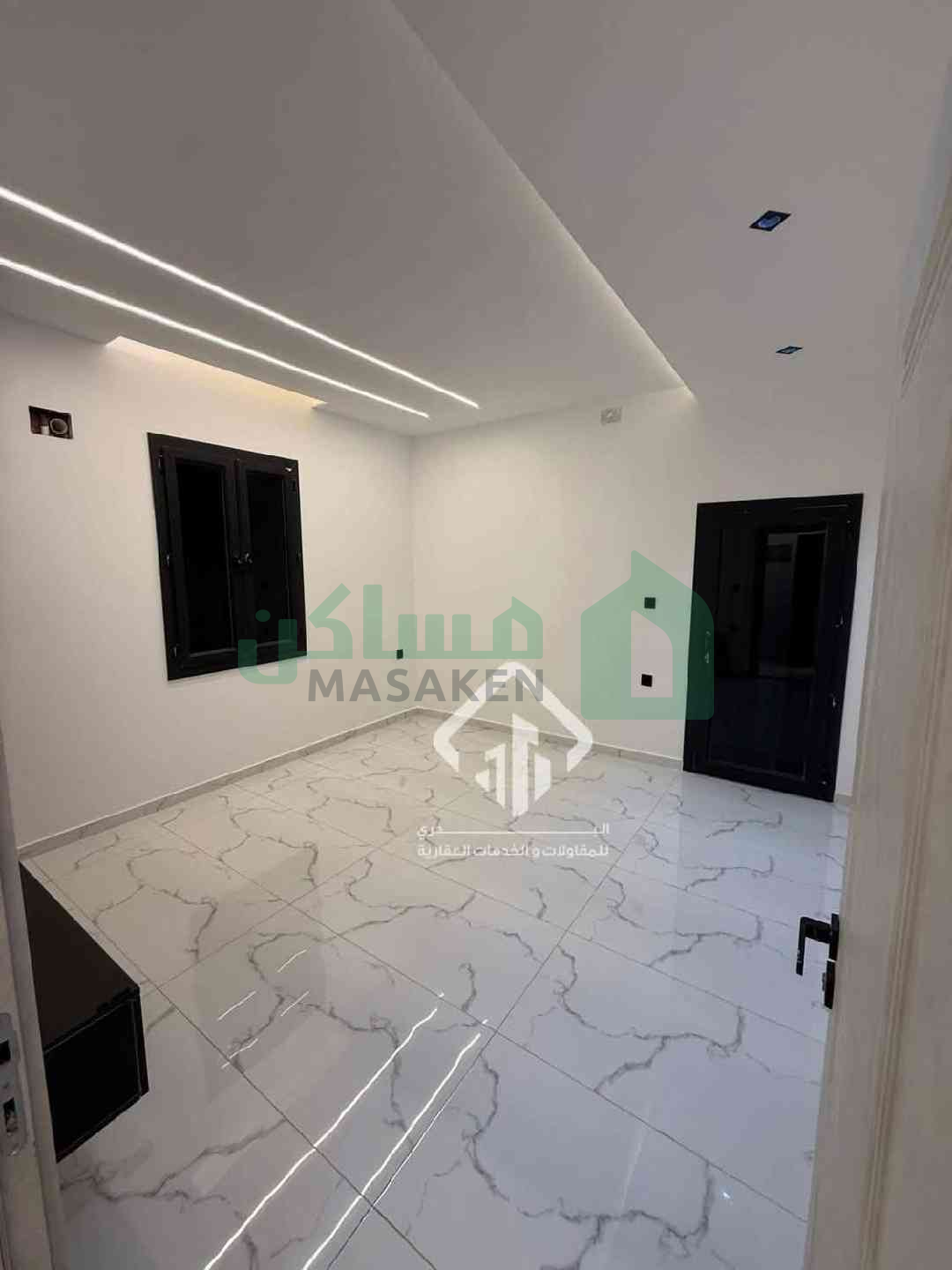 Third image of the ad