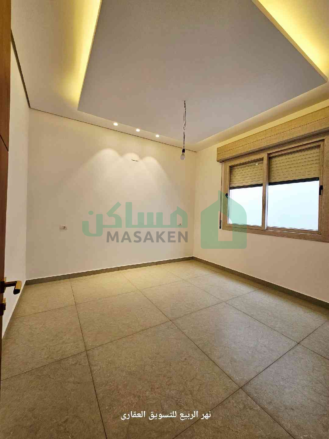 Third image of the ad