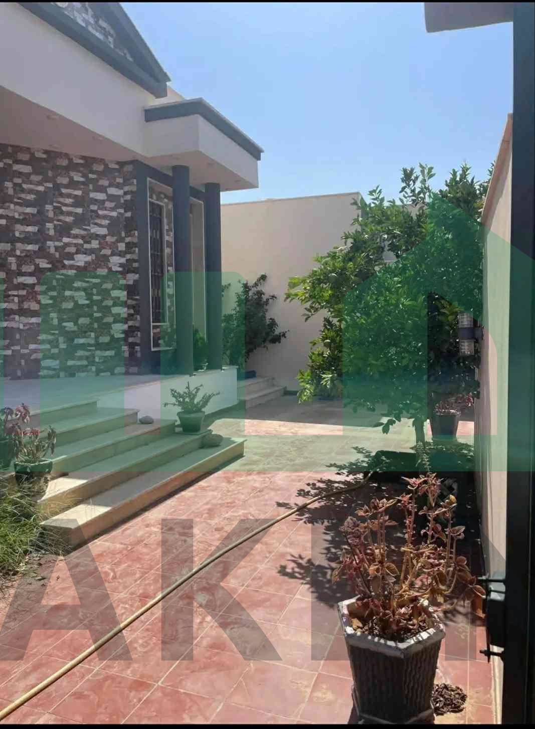 Third image of the ad