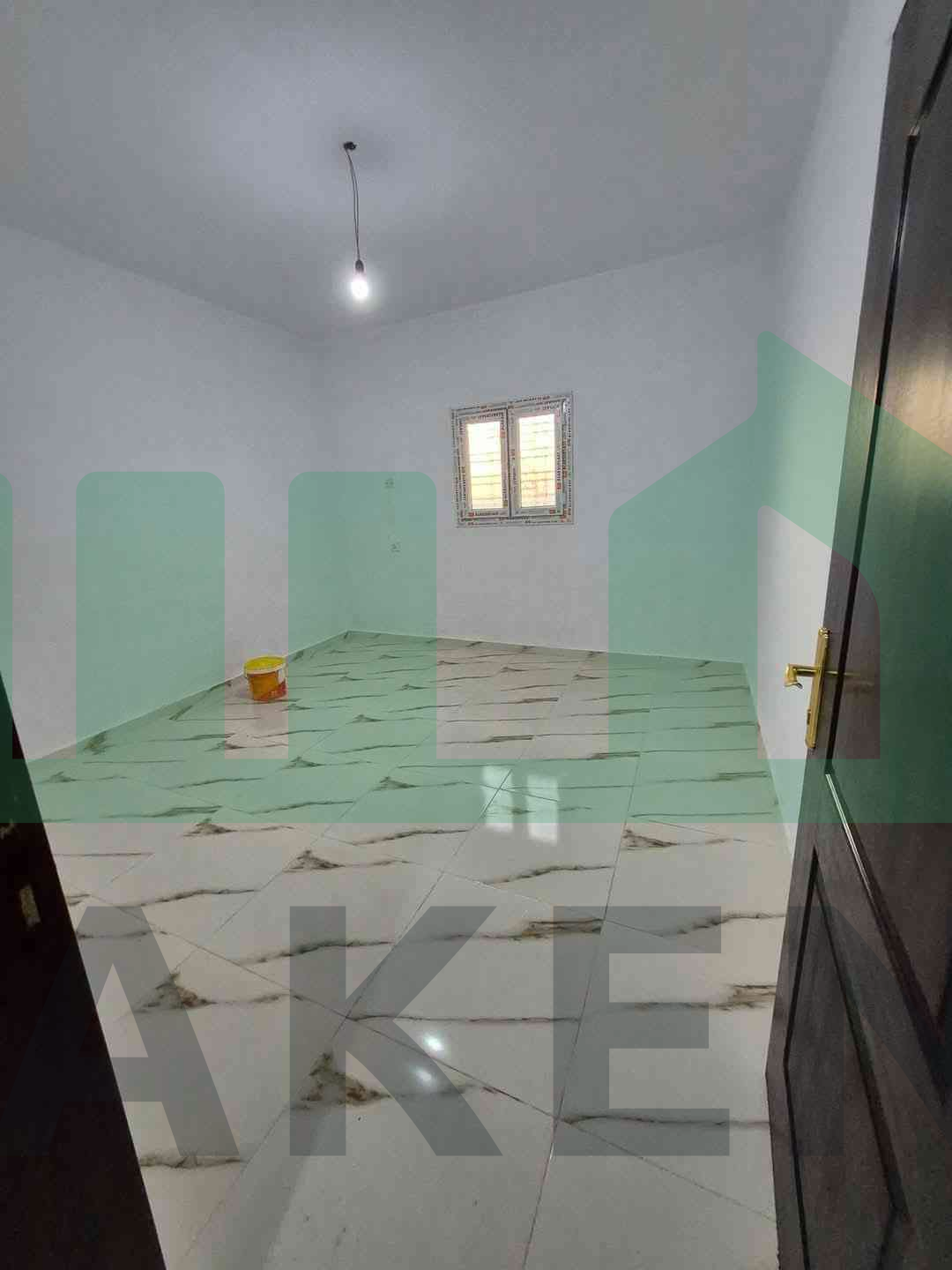 Third image of the ad