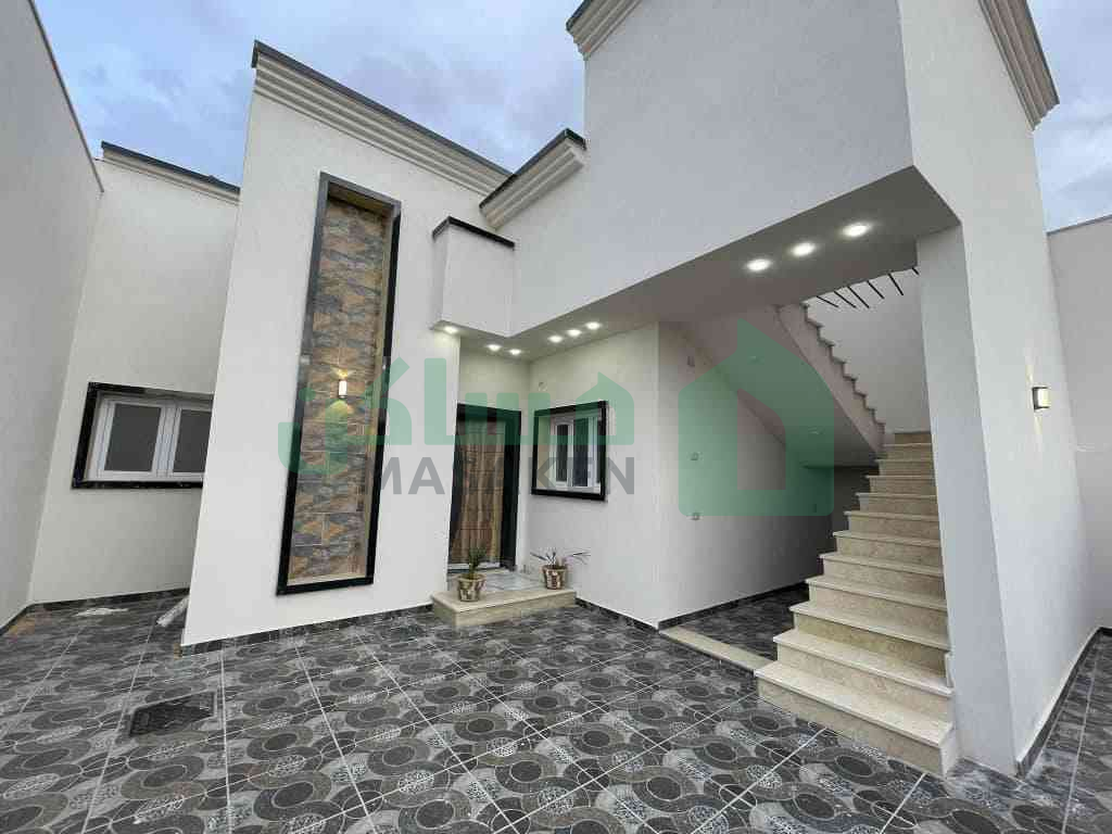 First image of the ad