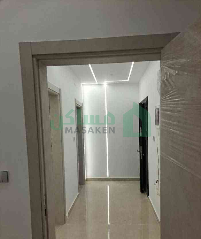 Third image of the ad