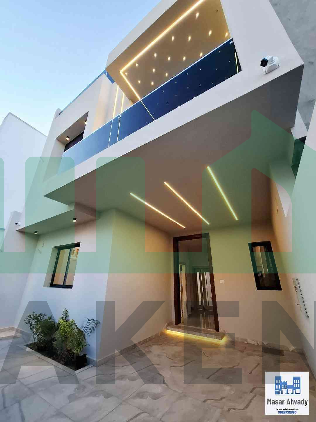 Third image of the ad