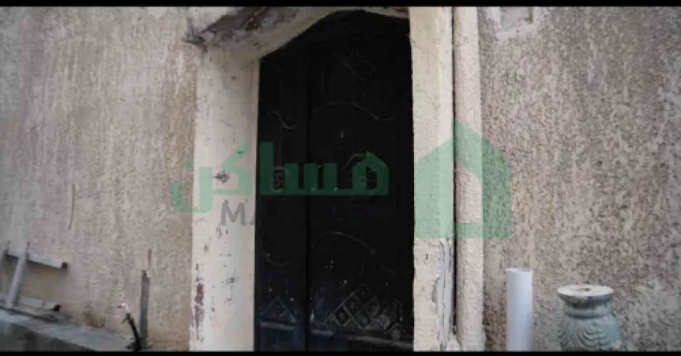 منزل سكني بالمدينة القديمة به واجهتين