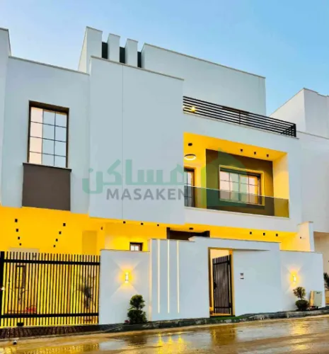 فرصة لا تُعوَّض لعشاق الفخامة والسكن الراقي!