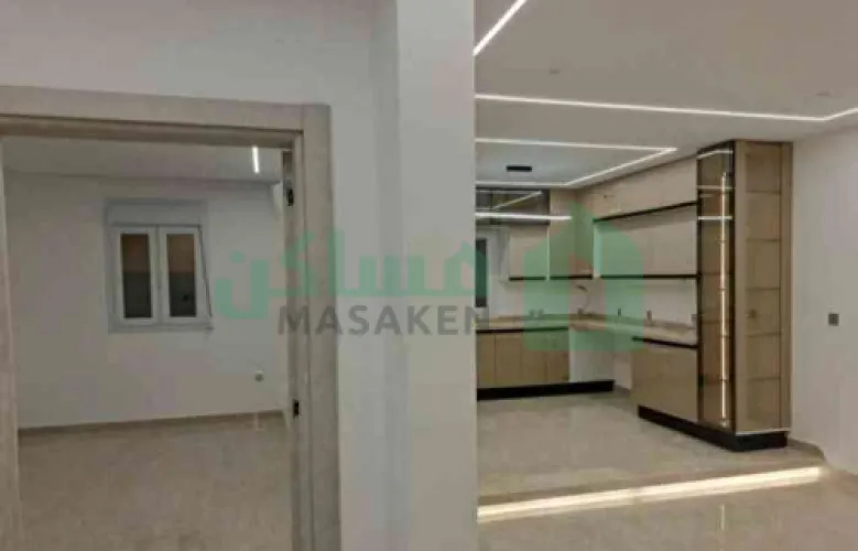 شقه للايجار في فينيسيا تشطيب حديث