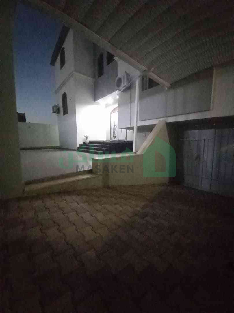 First image of the ad