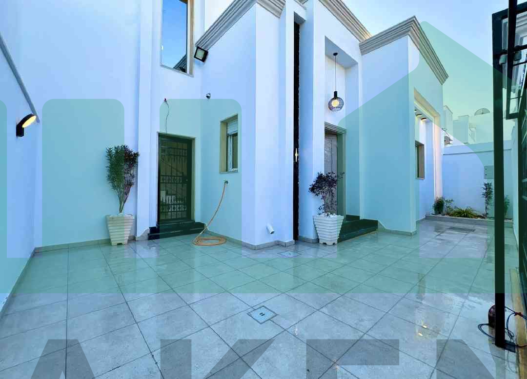 Second image of the ad