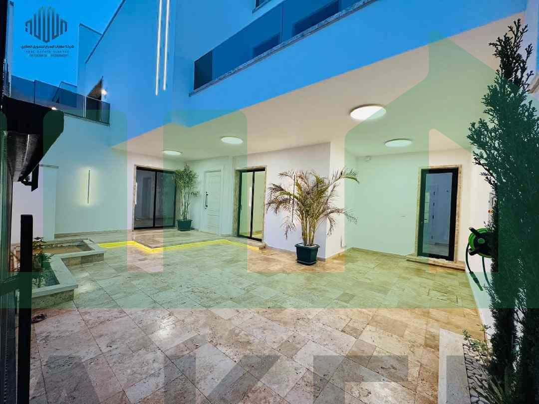 Second image of the ad