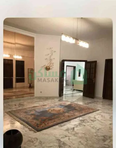 فيلاللبيع  الموقع بلعون بالقرب من مدرسه ام حبيبه