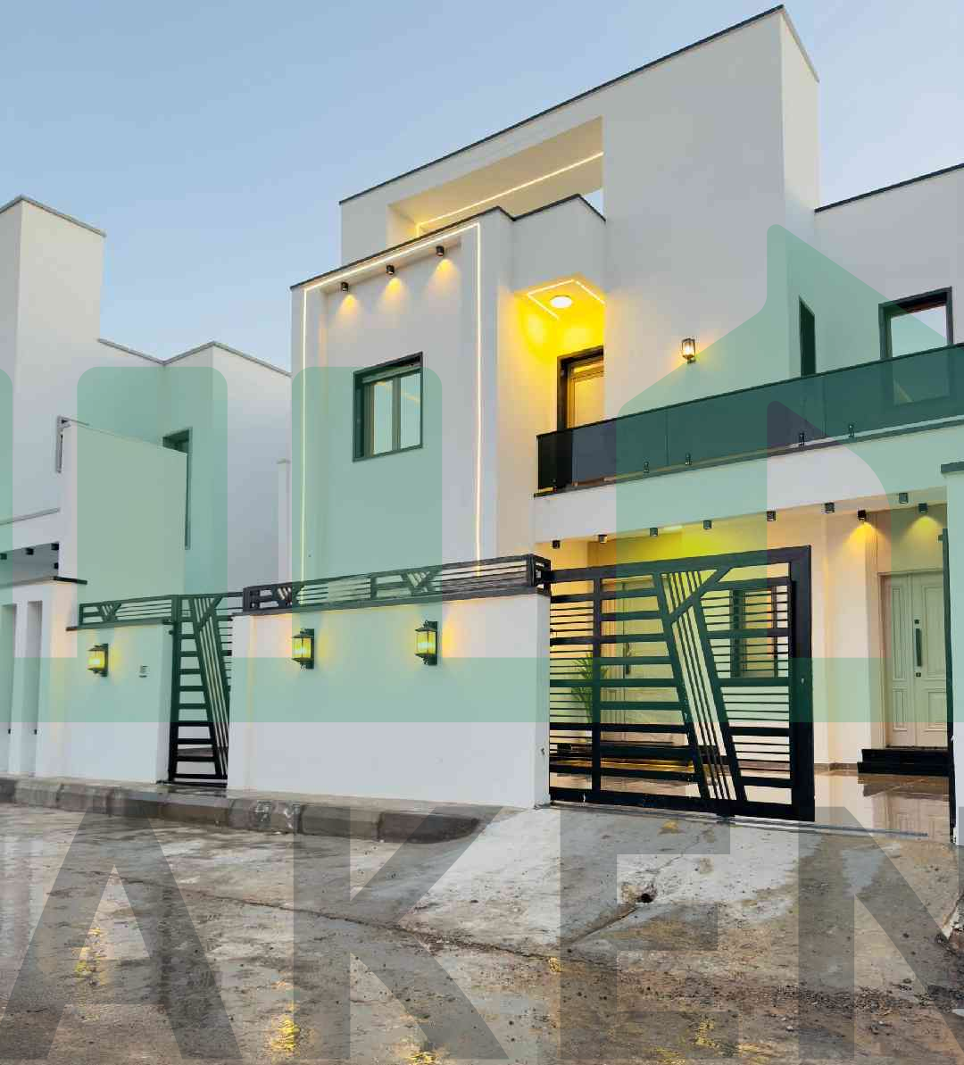 First image of the ad