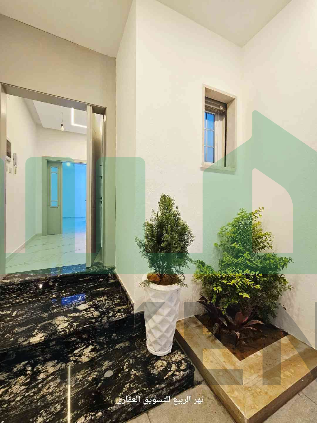 Third image of the ad