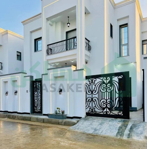 فيلاطابقين مفصولين،بتشطيبات حديثه بأدق التفاصيل