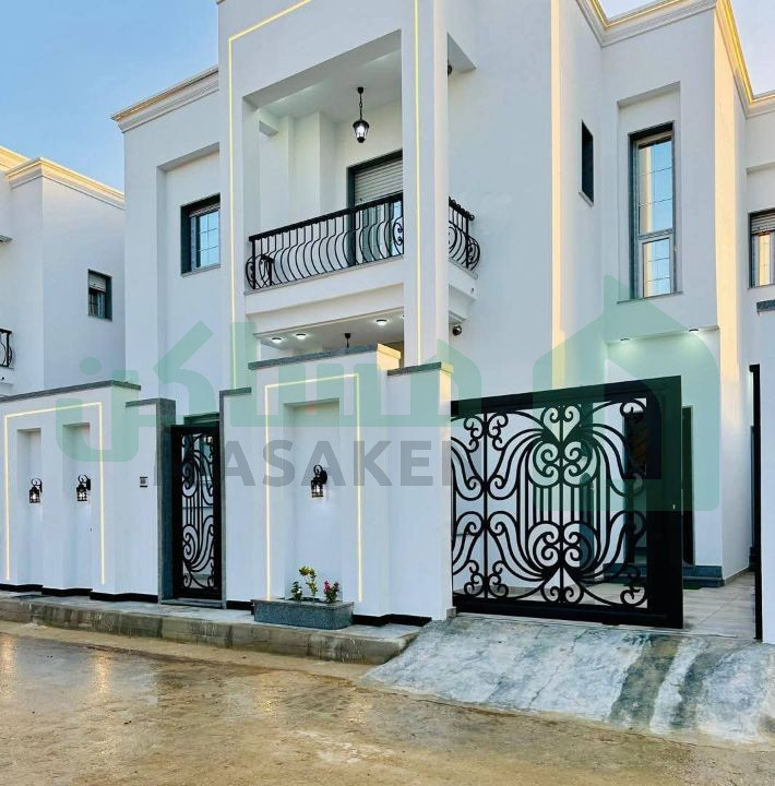 First image of the ad