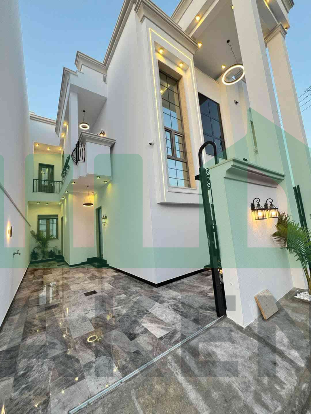 Third image of the ad