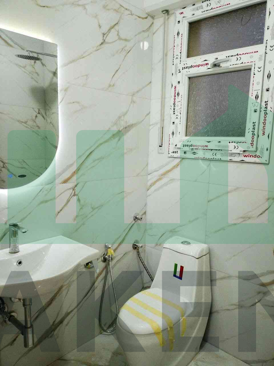 Third image of the ad