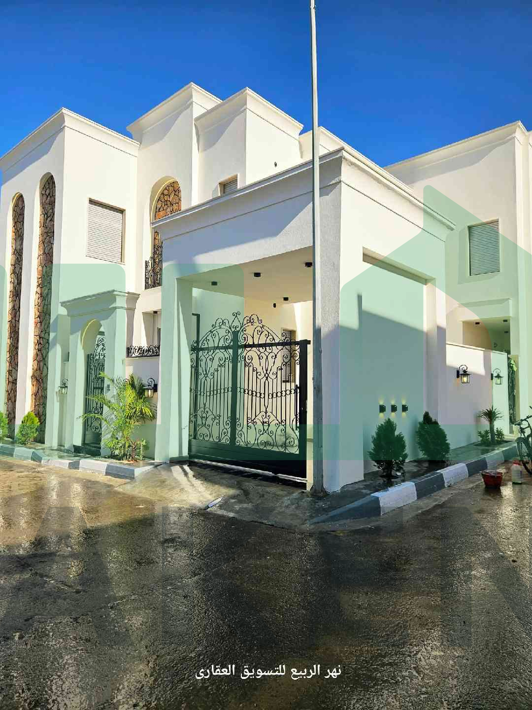 Second image of the ad