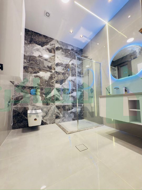 Third image of the ad