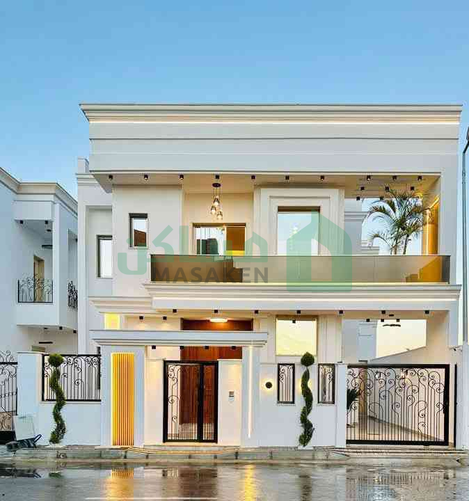 First image of the ad