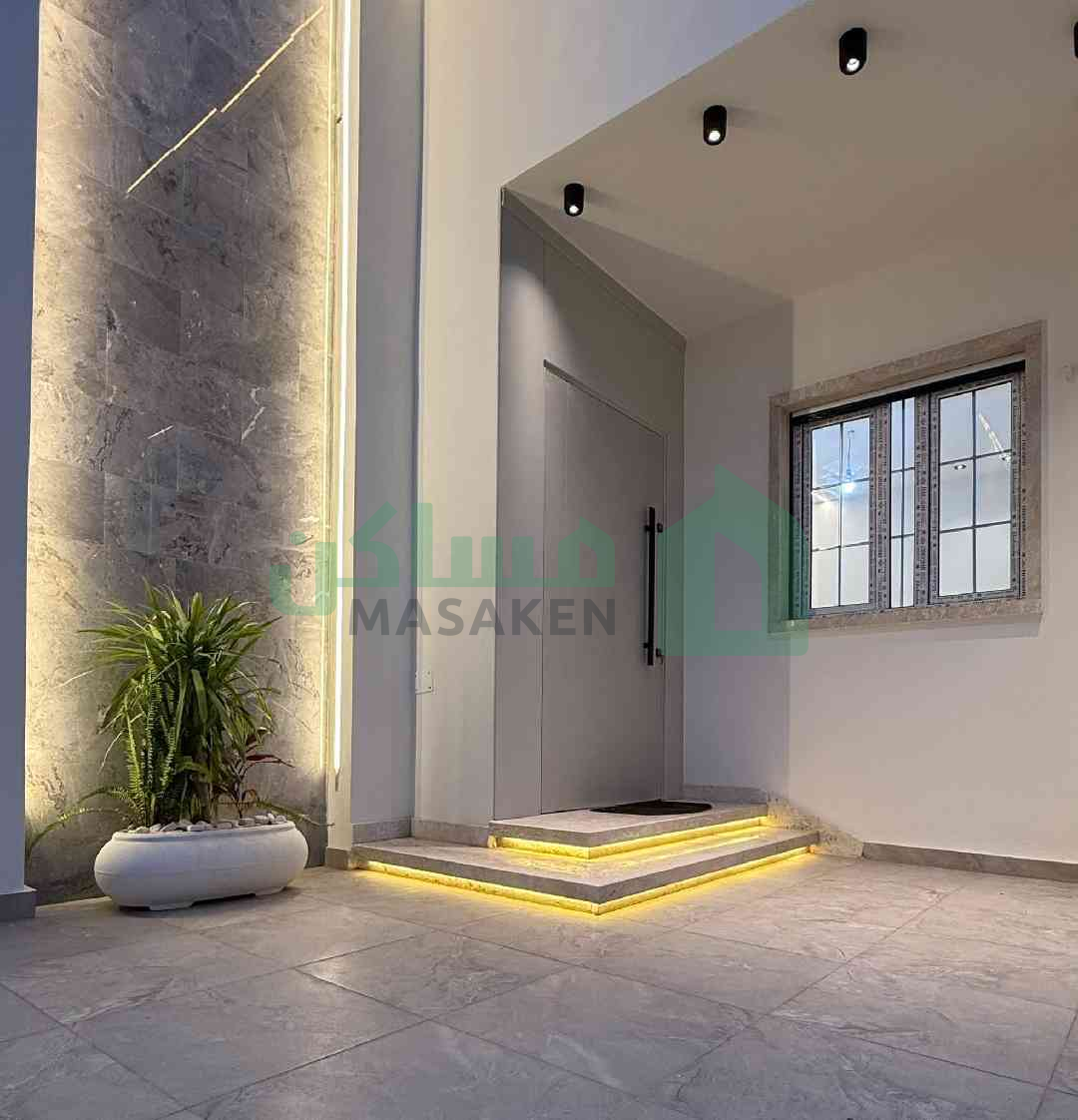 Third image of the ad