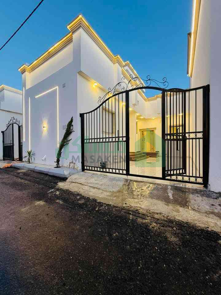 First image of the ad