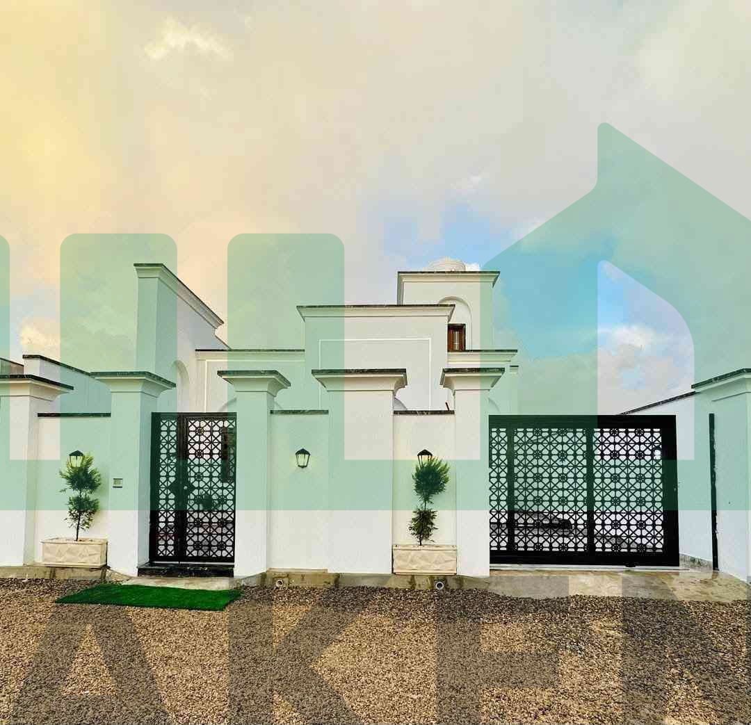 First image of the ad