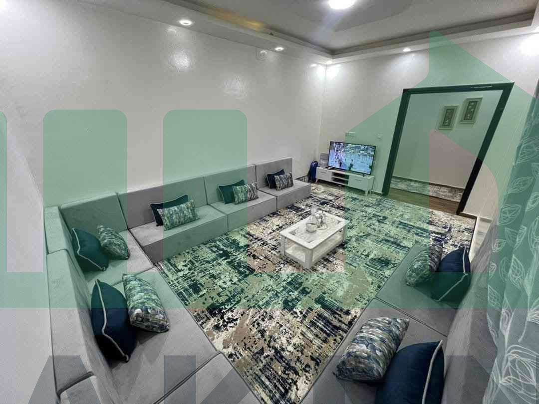 First image of the ad