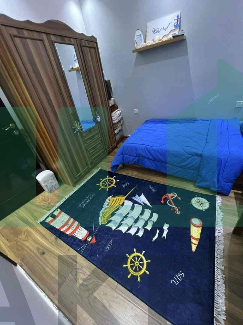 Second image of the ad