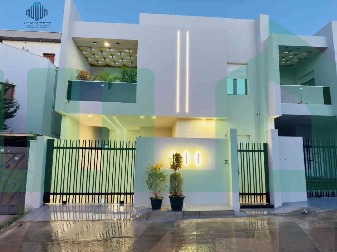 First image of the ad