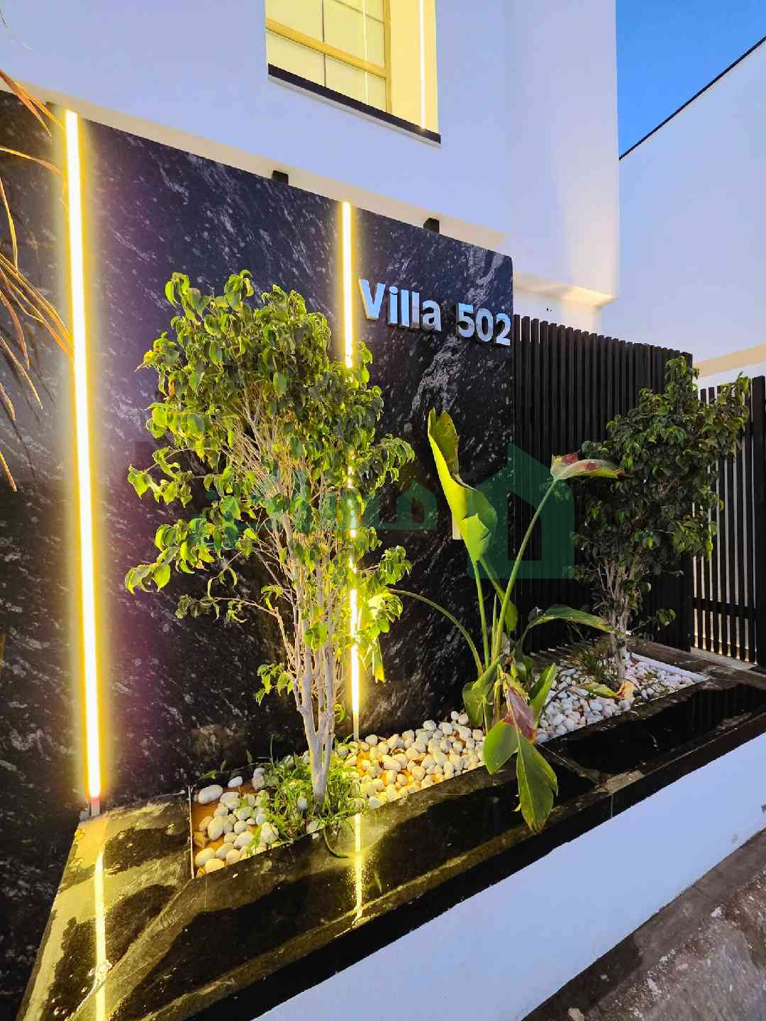 Second image of the ad