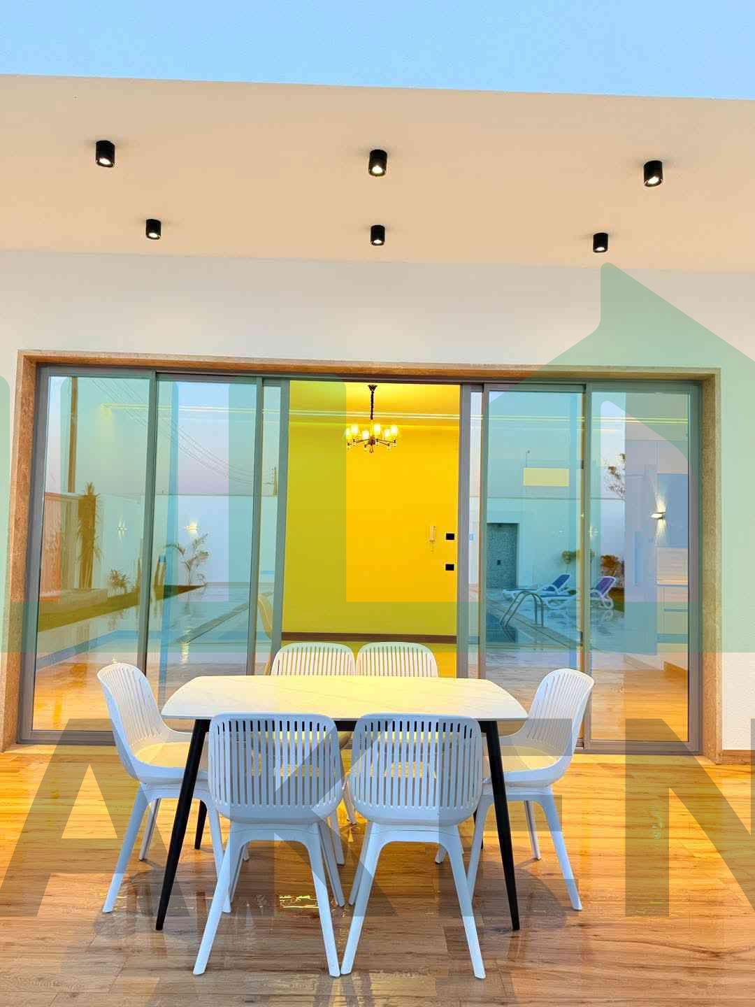 Third image of the ad