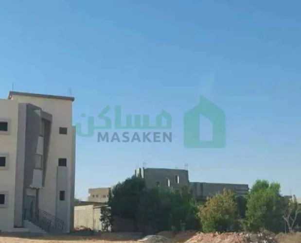 شقه للبيع حديثه في حي عبدالكافي سبها)