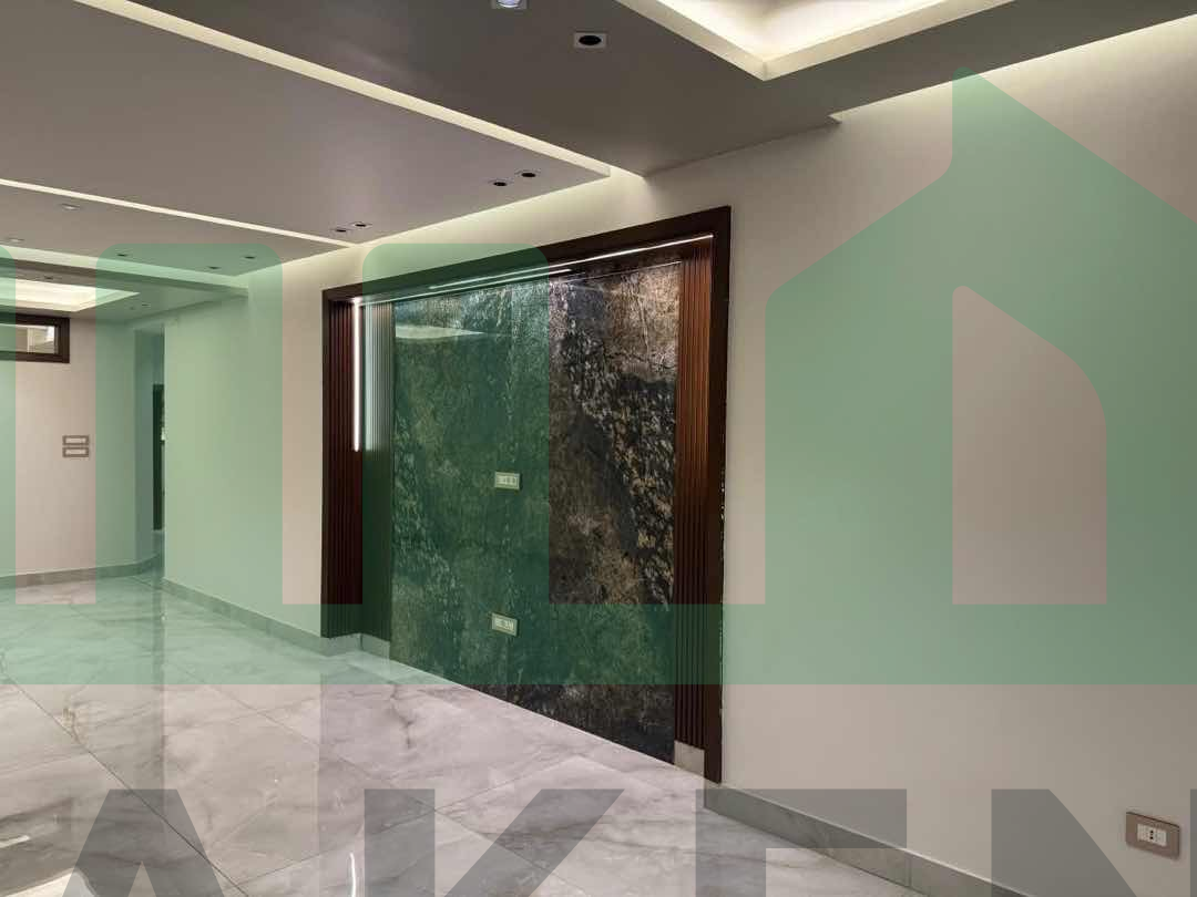 First image of the ad