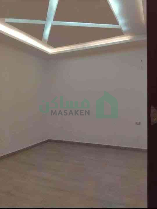 Second image of the ad