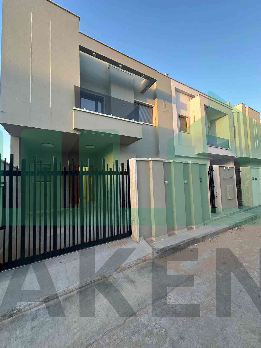 First image of the ad