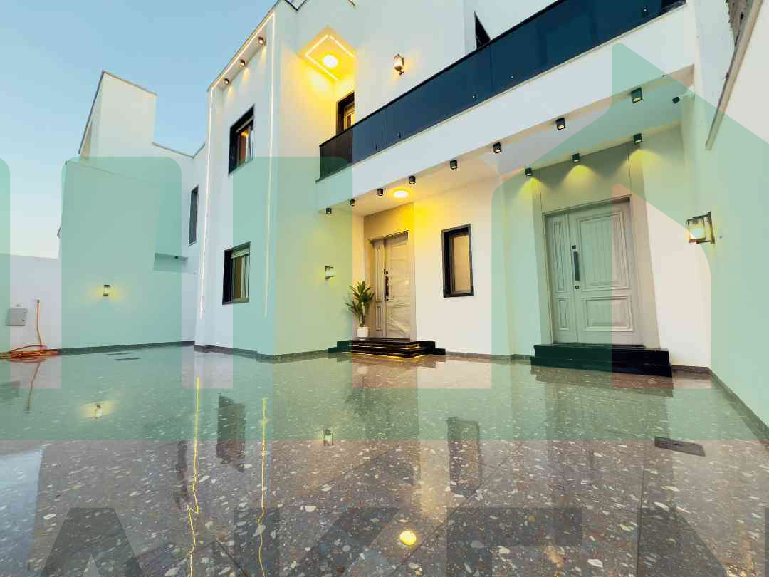 Second image of the ad