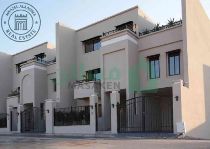 فيلا طابقيـن و ملحق  تشطيـب VIP ☆