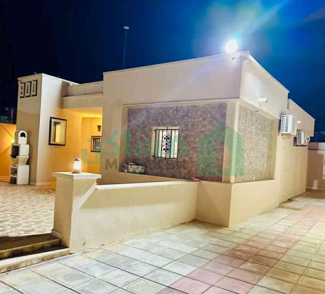 First image of the ad