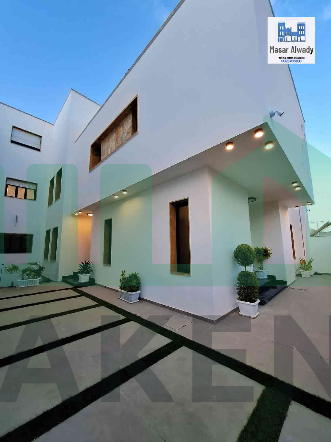 First image of the ad