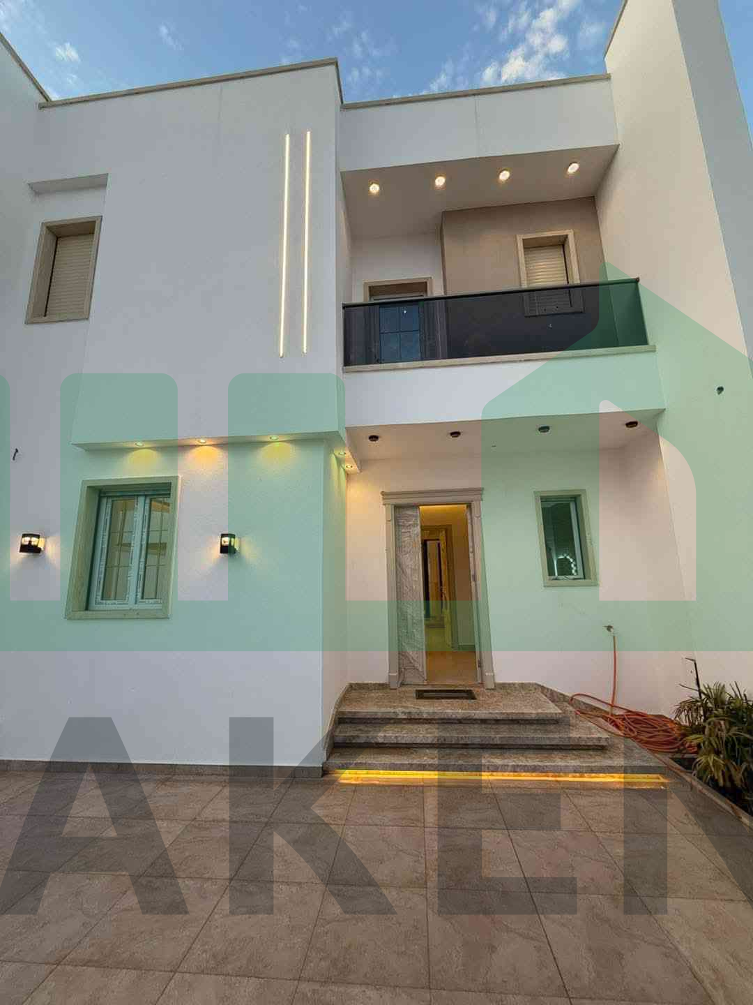 Second image of the ad