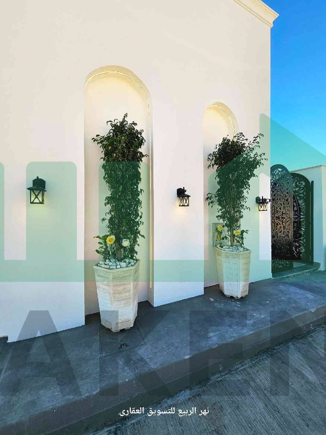 Second image of the ad