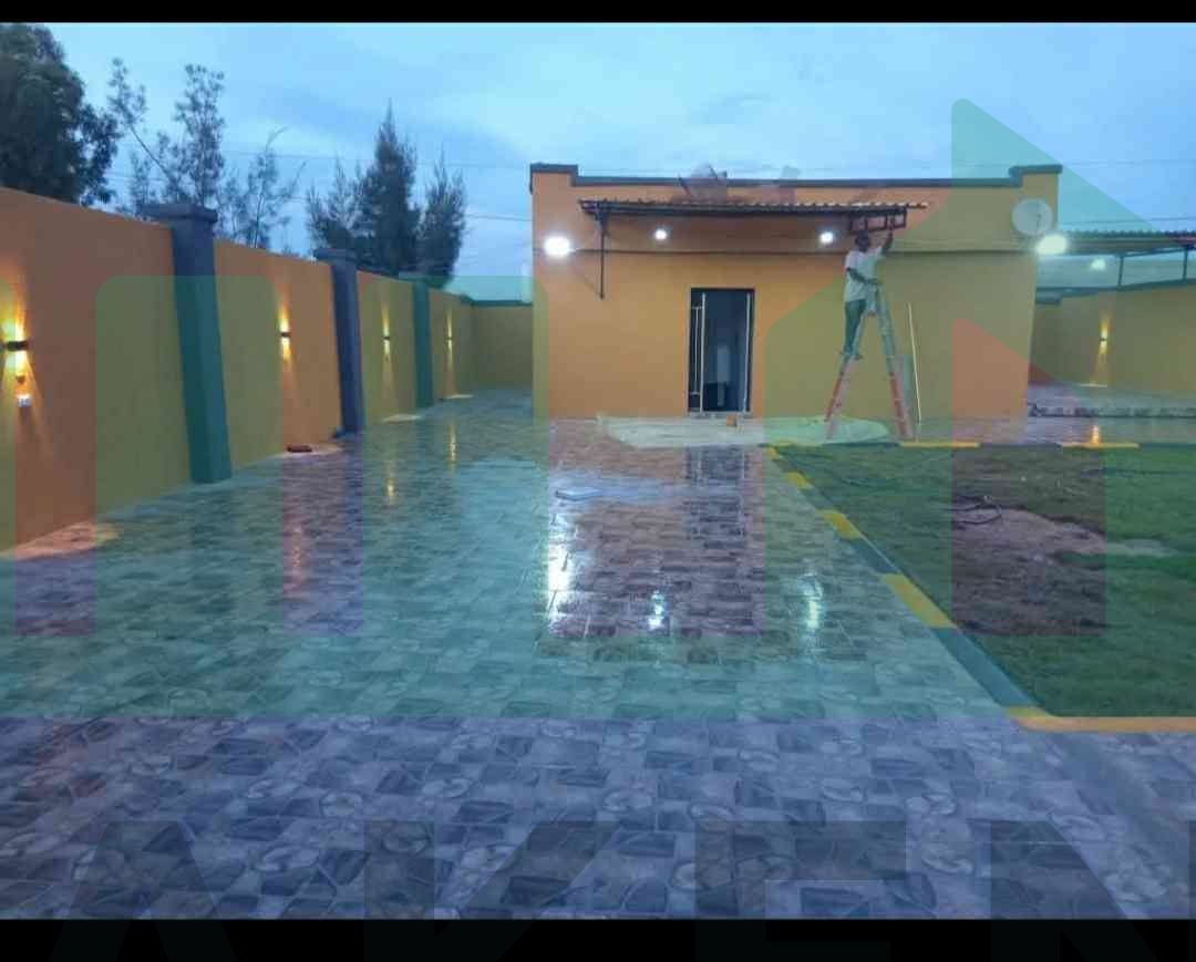 First image of the ad